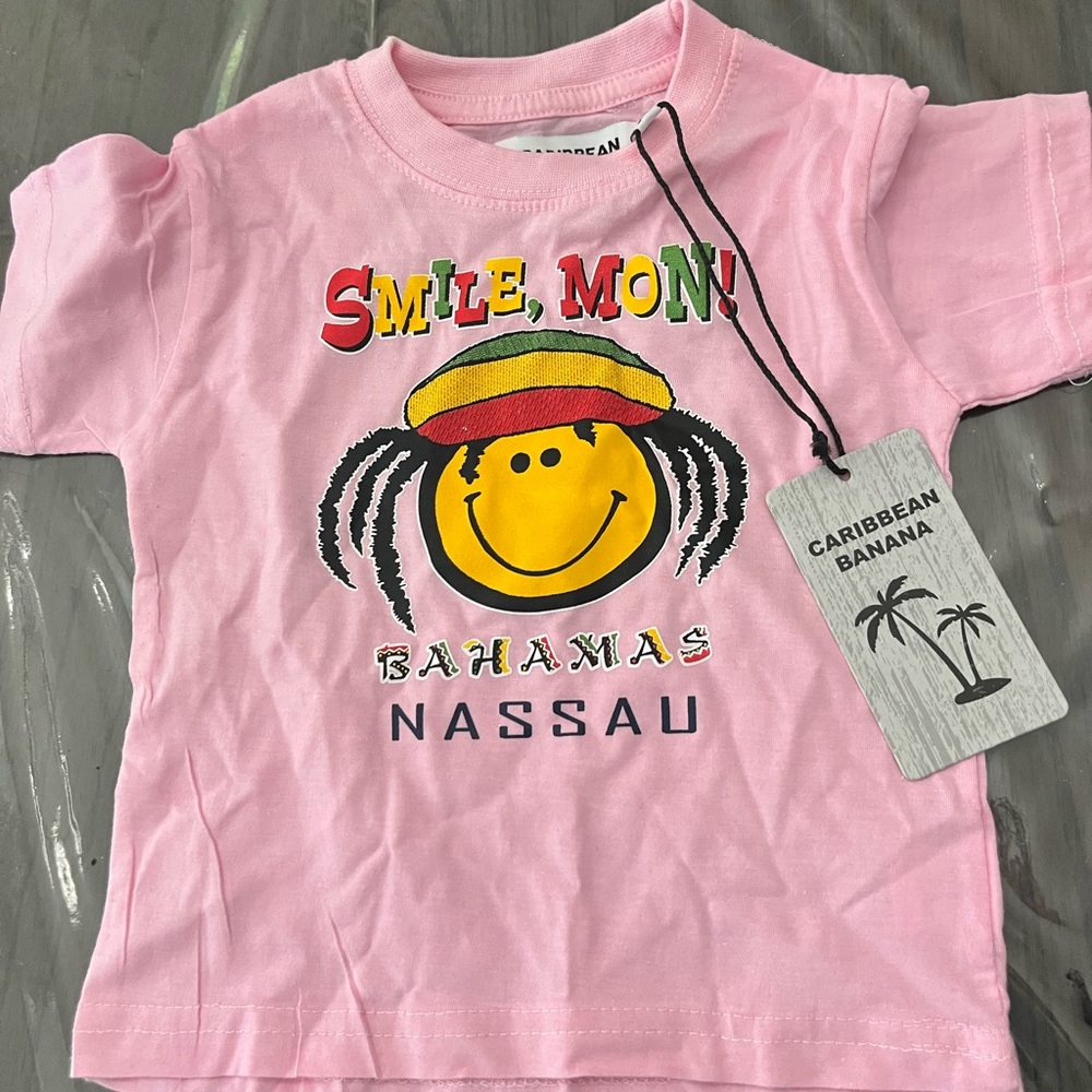 🔴 CLEARANCE buy 2 for $12 
Caribbean Pink‎ Smile Mon Kids T-Shirt